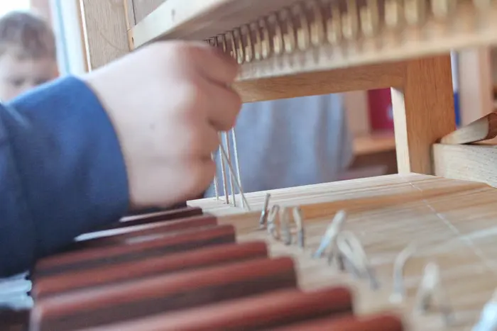 Orgelaufbau in der evangelischen Kita Petrusheim